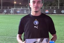 Photo of في لحظة مؤثرة.. محمد مصطفى «ميدو» يوقّع لبيراميدز ويحتفظ بصورة والدته الراحلة