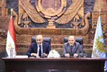Photo of وزير التربية والتعليم ومحافظ الغربية يعقدان اجتماعًا مع مديري الإدارات التعليمية بالمحافظة لمتابعة انتظام الدراسة وتعزيز الانضباط داخل المدارس