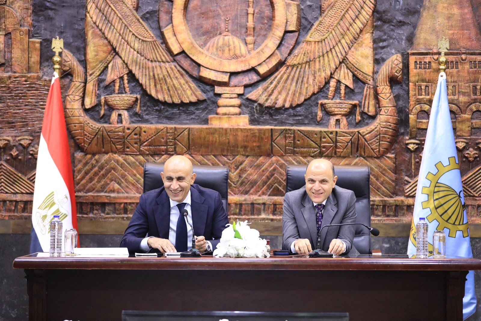 وزير التربية والتعليم ومحافظ الغربية يعقدان اجتماعًا مع مديري الإدارات التعليمية بالمحافظة لمتابعة انتظام الدراسة وتعزيز الانضباط داخل المدارس - التعليم اليوم