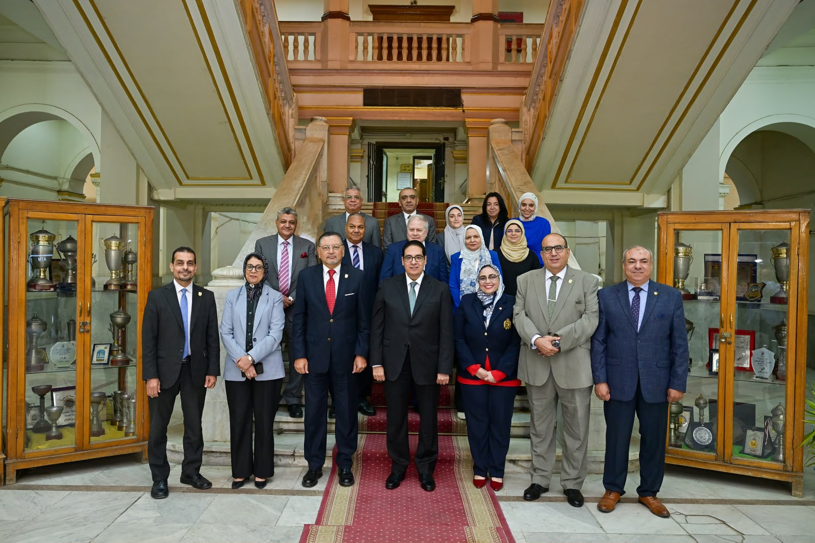 وسط