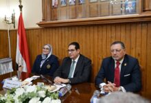 Photo of رئيس جامعة القاهرة يترأس اجتماع مجلس كلية التجارة لبحث خطط التطوير وتعظيم الاستفادة من خبرات الكلية في دعم منظومة العمل الجامعي