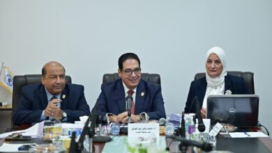 Photo of رئيس جامعة القاهرة يترأس اجتماع مجلس كلية الإعلام ويوجه بتوظيف مشروعات التخرج في توثيق تاريخ الجامعة ومسيرتها العلمية والوطنية وإبراز إسهاماتها في خدمة المجتمع