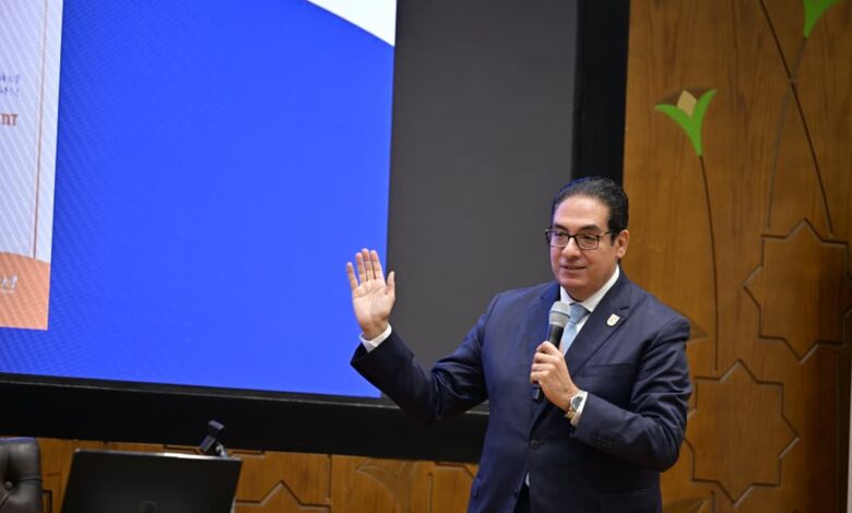Photo of فى اجتماع مجلس جامعة القاهرة برئاسة الدكتور محمد سامى :بحث آليات تنفيذ التكليفات الرئاسيه لمنتدى مصر. .تخصيص جوائز مالية لأفضل 3 شركات ناشئة لدعم الابتكار وريادة الأعمال